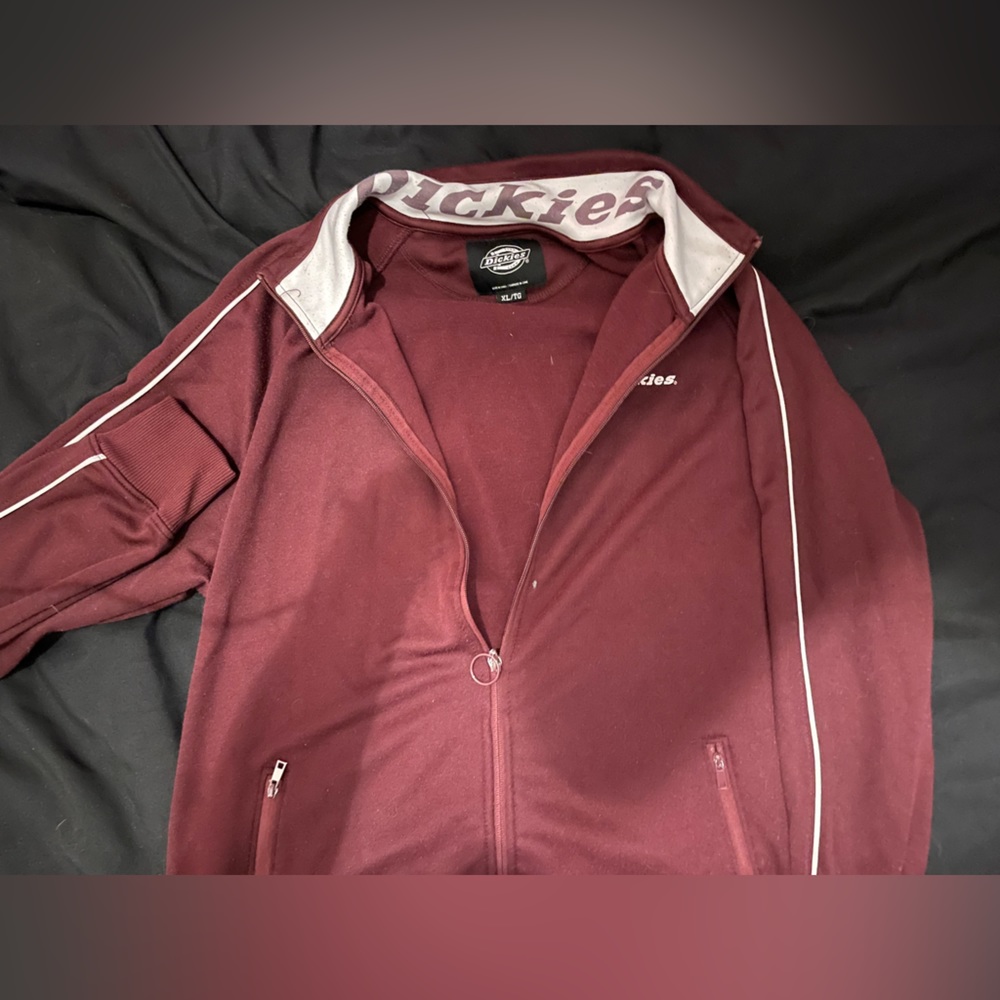 Brand new dickies zip up! Veste dickies neuve!